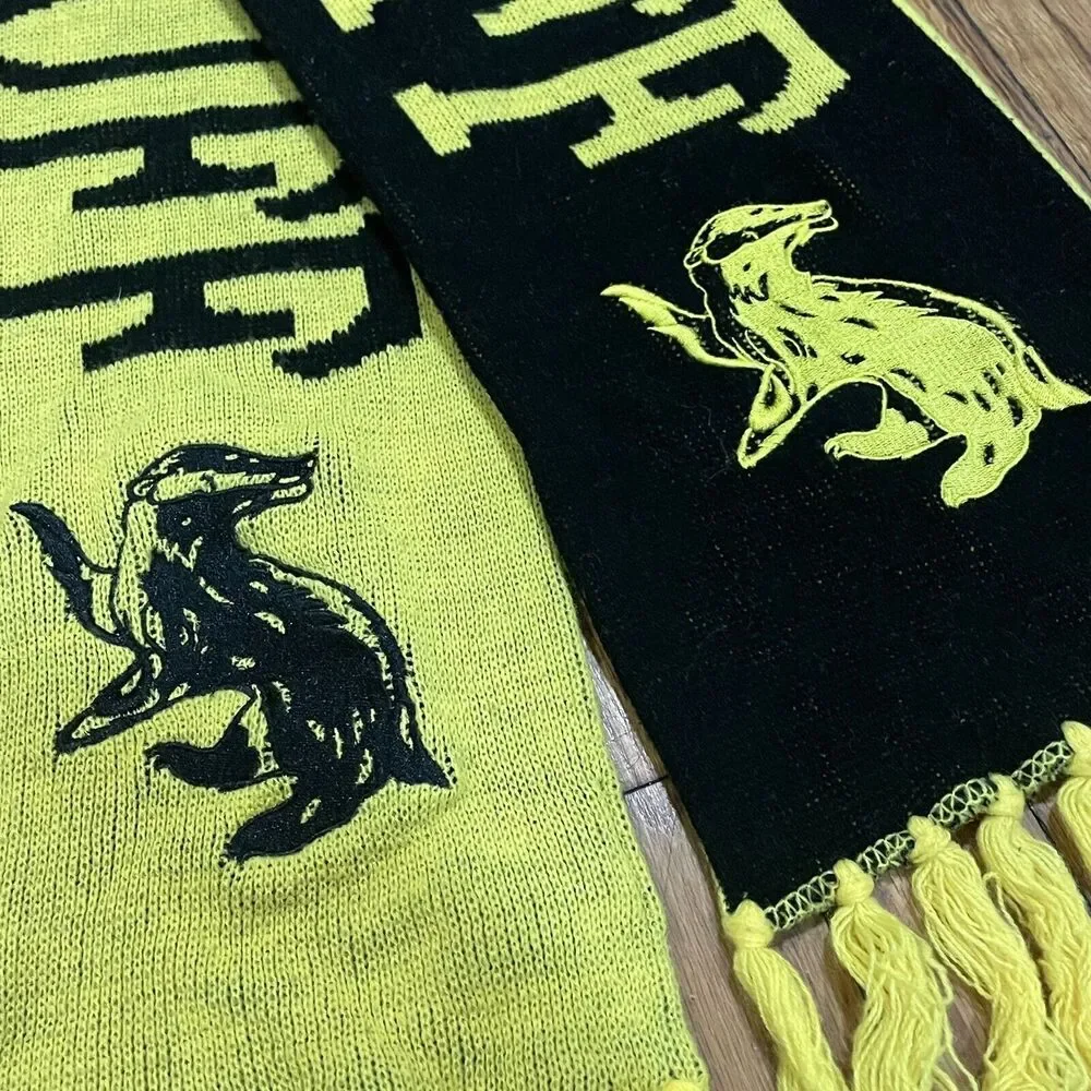 Wizarding World Harry Potter Hufflepuff Fringe Scarf Universal Studios
